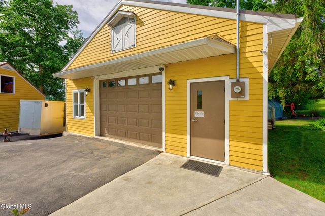520 McChesney Ave Extension, Brunswick, NY 12180