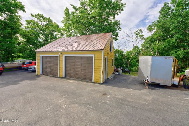 520 McChesney Ave Extension, Brunswick, NY 12180