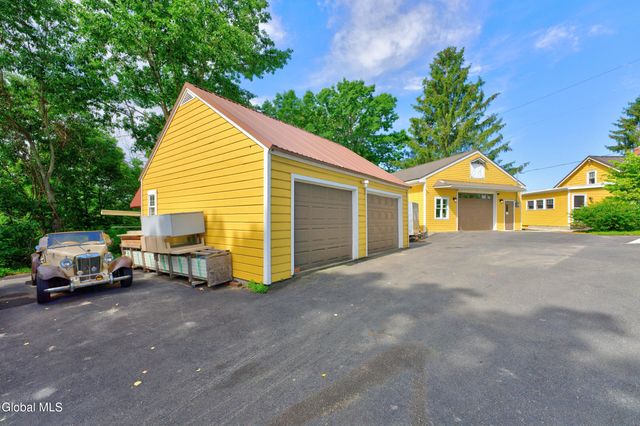 520 McChesney Ave Extension, Brunswick, NY 12180