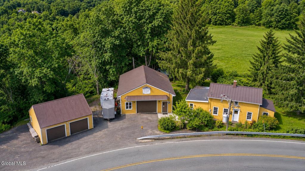 520 McChesney Ave Extension, Brunswick, NY 12180