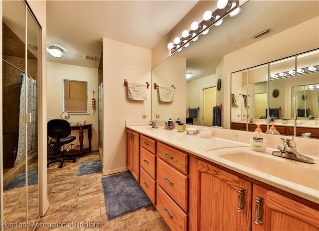 1045 Winter Green Street, Lake Placid, FL 33852