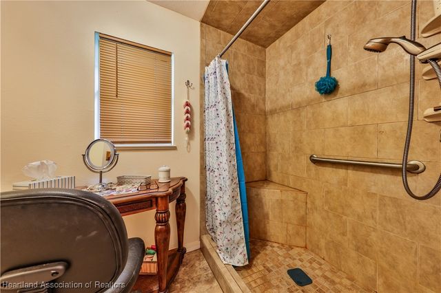 1045 Winter Green Street, Lake Placid, FL 33852