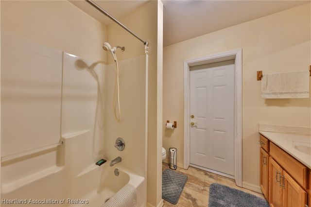 1045 Winter Green Street, Lake Placid, FL 33852