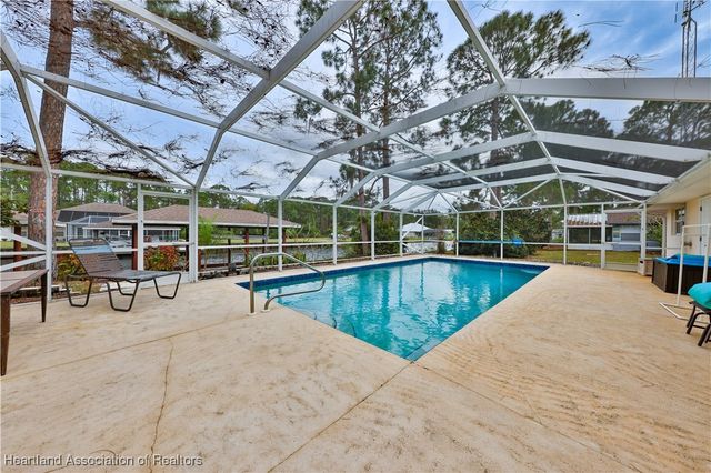 1045 Winter Green Street, Lake Placid, FL 33852