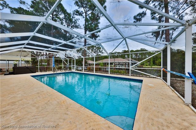 1045 Winter Green Street, Lake Placid, FL 33852