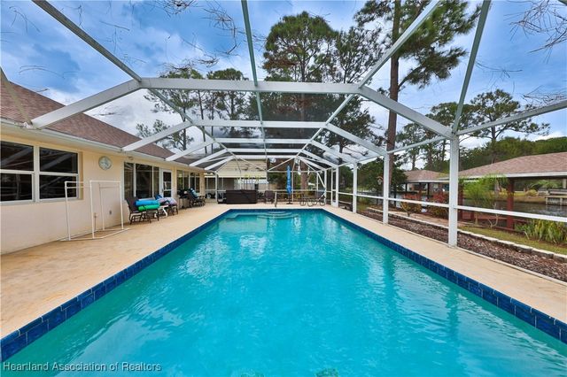 1045 Winter Green Street, Lake Placid, FL 33852