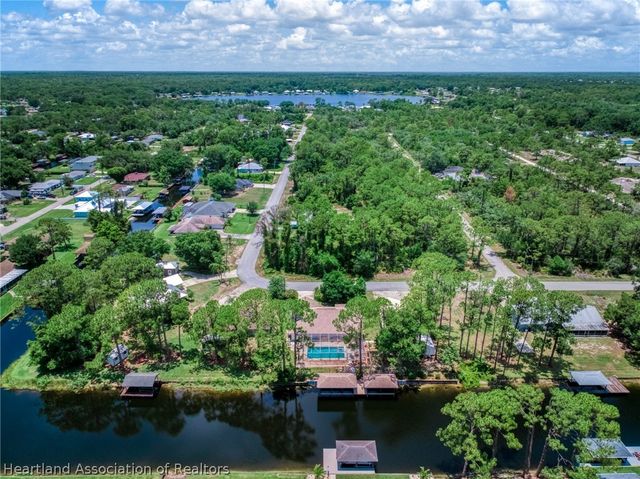 1045 Winter Green Street, Lake Placid, FL 33852