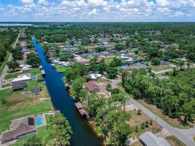 1045 Winter Green Street, Lake Placid, FL 33852