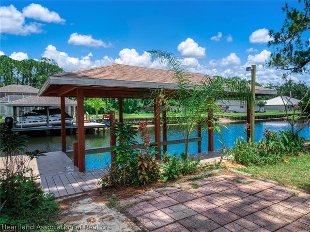 1045 Winter Green Street, Lake Placid, FL 33852