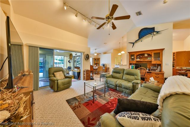 1045 Winter Green Street, Lake Placid, FL 33852