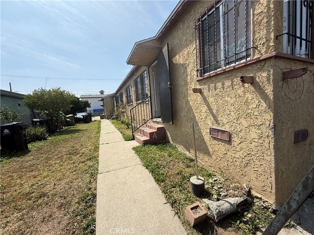 7819 S Hoover, Los Angeles, CA 90044