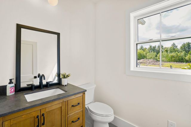 32 Colby Farm Road, Chester, NH 03036