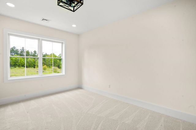 32 Colby Farm Road, Chester, NH 03036