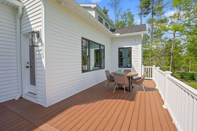 32 Colby Farm Road, Chester, NH 03036