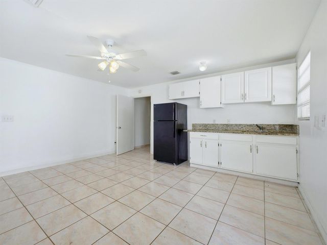 5509 W Garden Avenue, West Palm Beach, FL 33405
