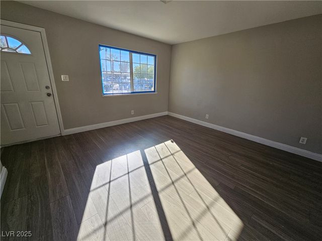 6312 Hobart Avenue, Las Vegas, NV 89107