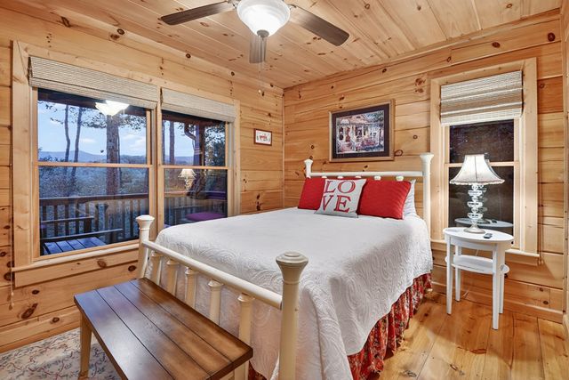 99 Dustin Drive S, Ellijay, GA 30540