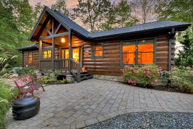 99 Dustin Drive S, Ellijay, GA 30540
