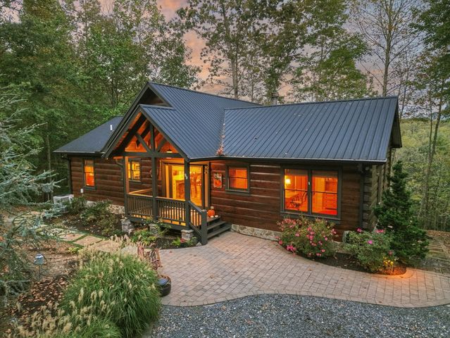 99 Dustin Drive S, Ellijay, GA 30540