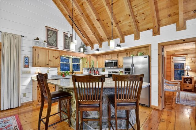 99 Dustin Drive S, Ellijay, GA 30540