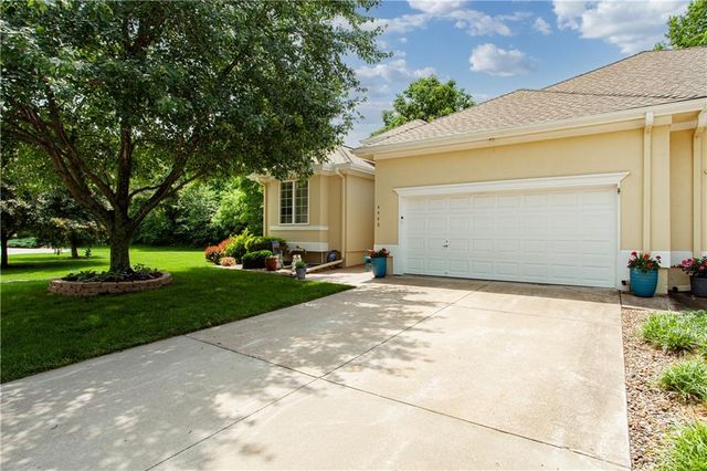 4446 S Davidson Drive, Independence, MO 64055