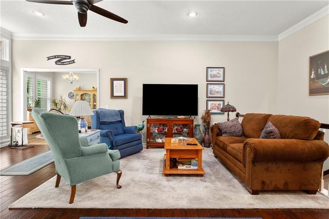 4446 S Davidson Drive, Independence, MO 64055