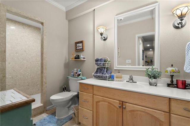 4446 S Davidson Drive, Independence, MO 64055