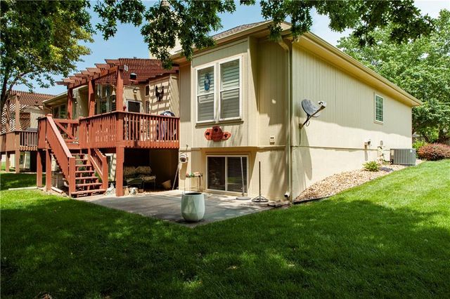 4446 S Davidson Drive, Independence, MO 64055