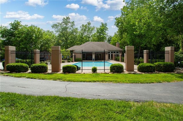 4446 S Davidson Drive, Independence, MO 64055