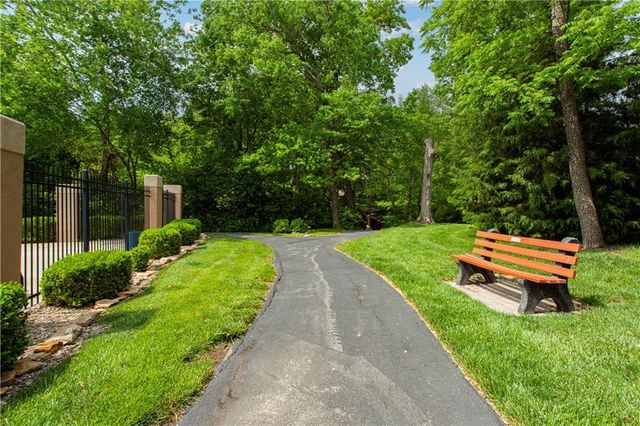 4446 S Davidson Drive, Independence, MO 64055