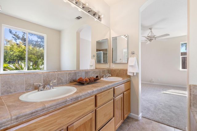 533 Twinwood Loop, Roseville, CA 95678