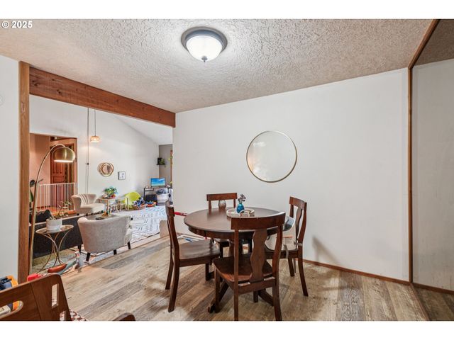 864 Se 25TH St, Gresham, OR 97080