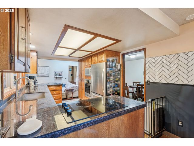 864 Se 25TH St, Gresham, OR 97080