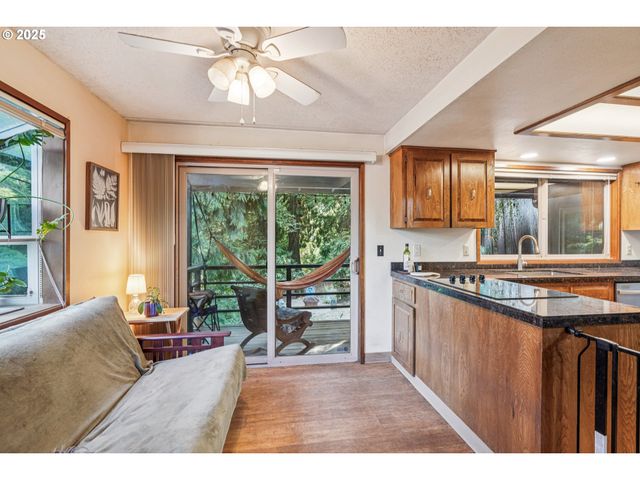 864 Se 25TH St, Gresham, OR 97080