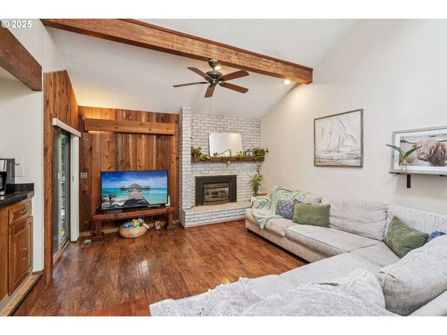 864 Se 25TH St, Gresham, OR 97080