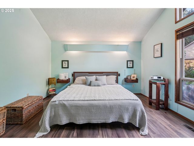 864 Se 25TH St, Gresham, OR 97080