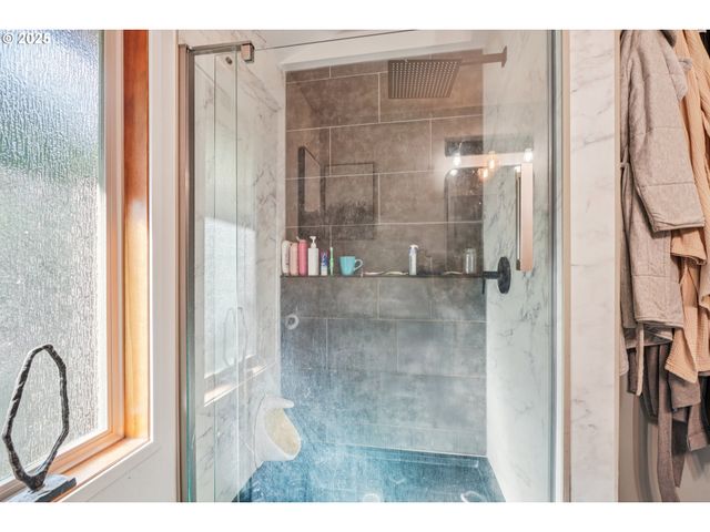 864 Se 25TH St, Gresham, OR 97080