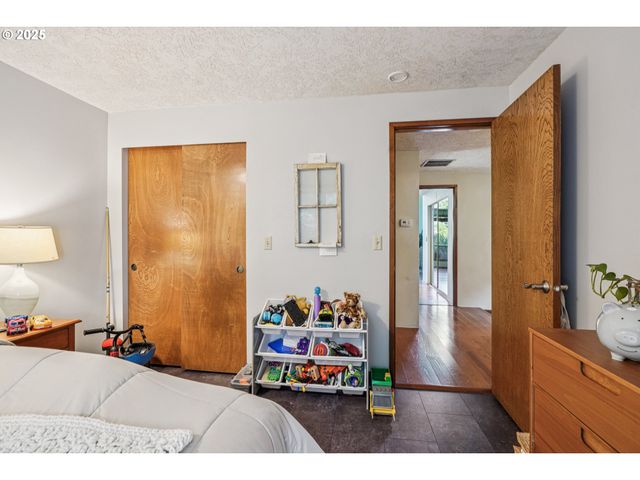 864 Se 25TH St, Gresham, OR 97080