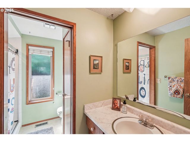 864 Se 25TH St, Gresham, OR 97080