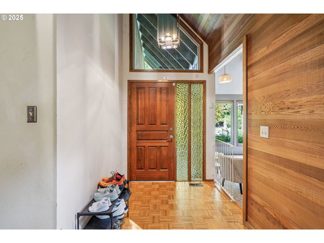 864 Se 25TH St, Gresham, OR 97080