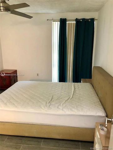 17570 Atlantic Blvd 105, Sunny Isles Beach, FL 33160