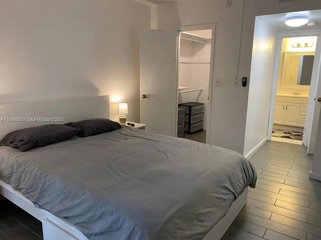 17570 Atlantic Blvd 105, Sunny Isles Beach, FL 33160