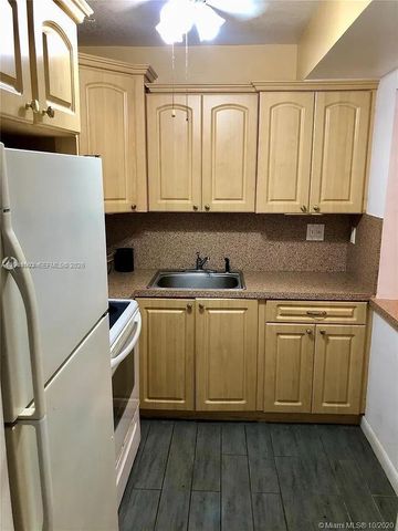 17570 Atlantic Blvd 105, Sunny Isles Beach, FL 33160