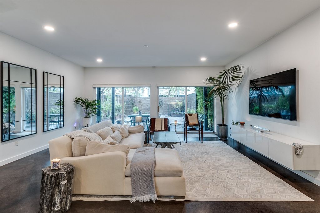 4210 Munger Avenue, Dallas, TX 75204