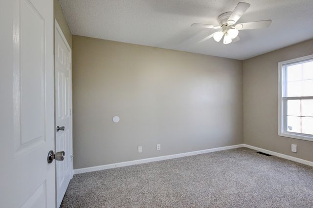 416 Filmore Rd, Oak Grove, KY 42262