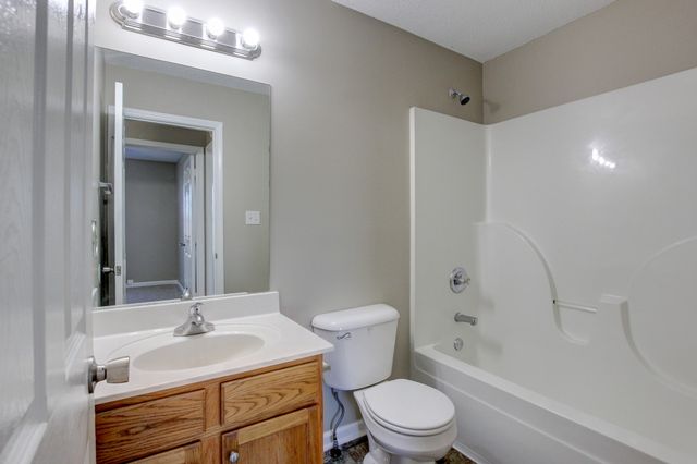 416 Filmore Rd, Oak Grove, KY 42262