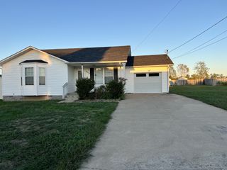 416 Filmore Rd, Oak Grove, KY 42262