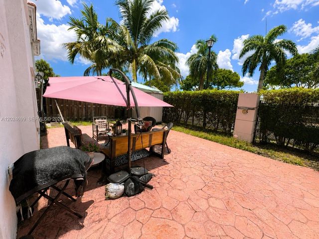 7305 NW 173rd Drive 102, Hialeah, FL 33015