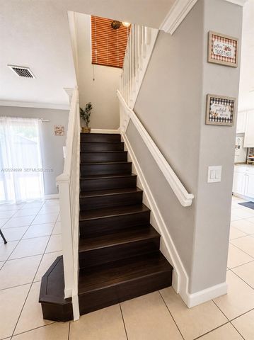 7305 NW 173rd Drive 102, Hialeah, FL 33015