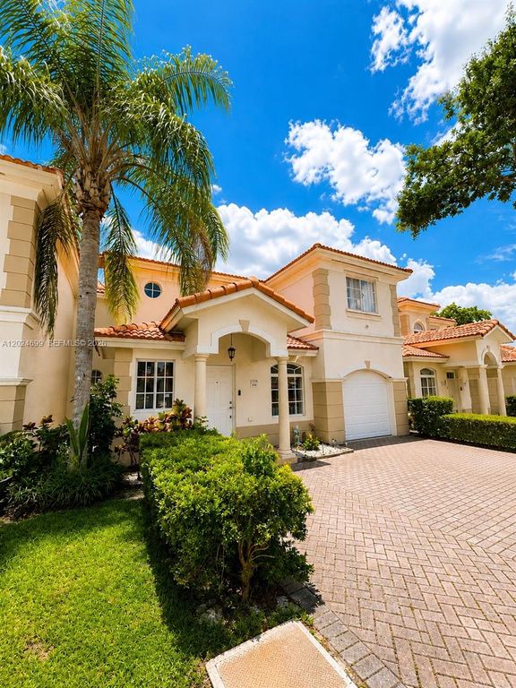 7305 NW 173rd Drive 102, Hialeah, FL 33015